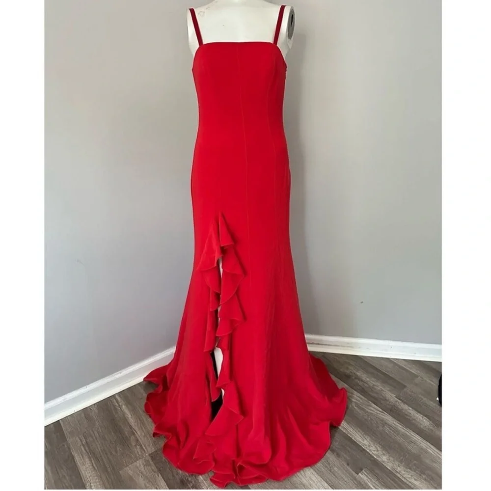 Cinq À Sept Women's Red Dilan Ruffle A Line Gown Ruby Red - Picture 4 of 10